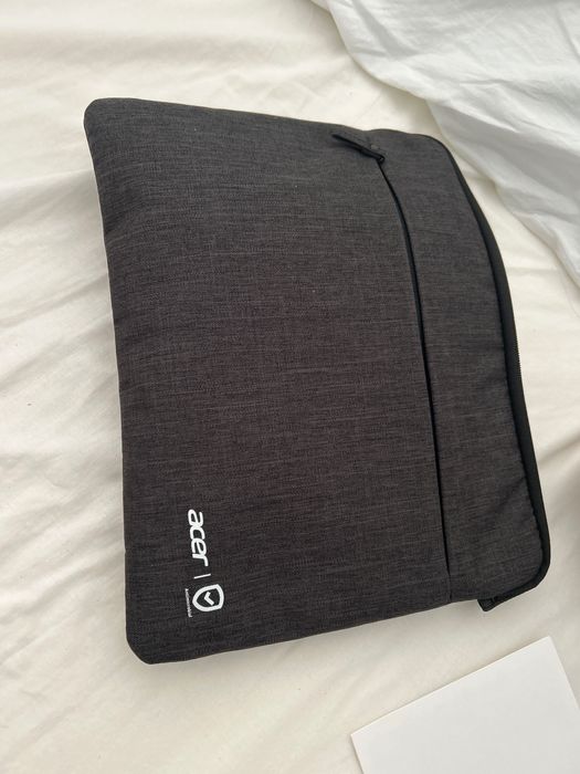 Chromebook (No signs of use)64738748302594124