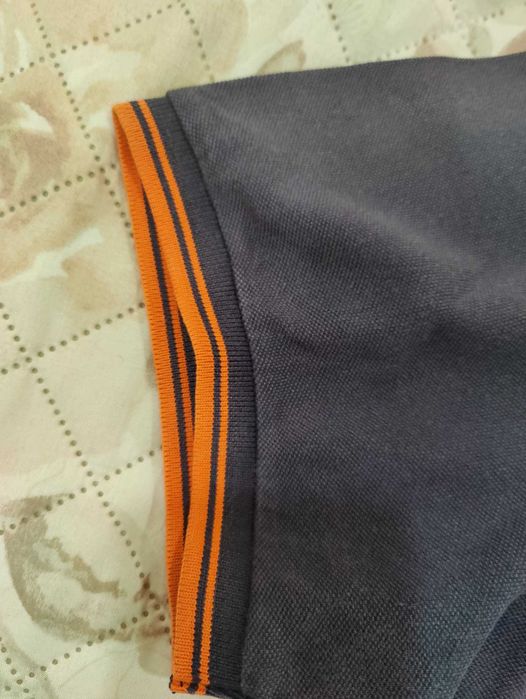 Polo Adidas tam. L em excelente estado