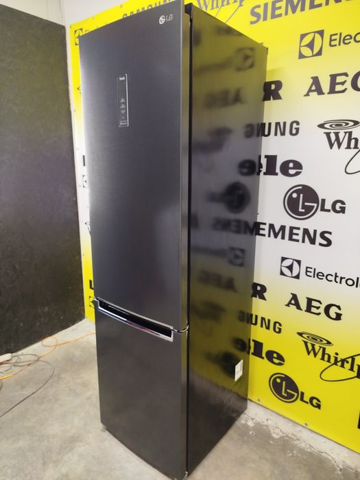 Холодильник фірми LG, Модель GBB72MCUFN
