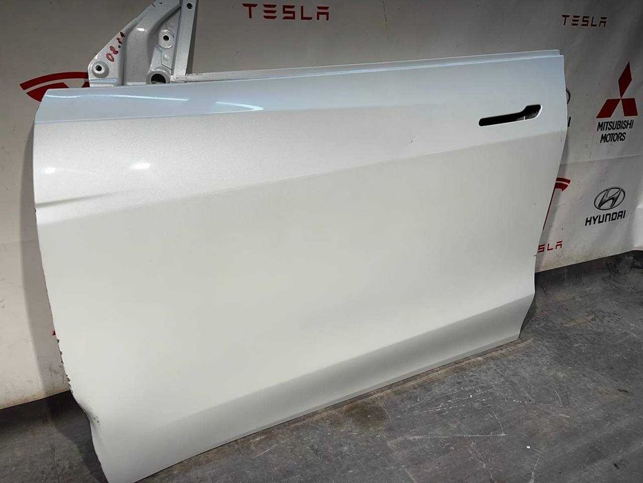 Двері передні ліві Tesla Y 1493537-00-D 2020-2024