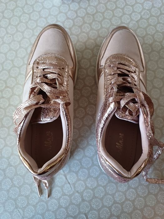 Sapatilhas cor ouro rosa. N.º39