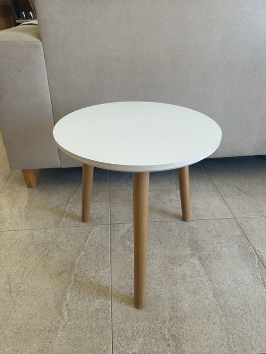 Mesa de apoio em madeira