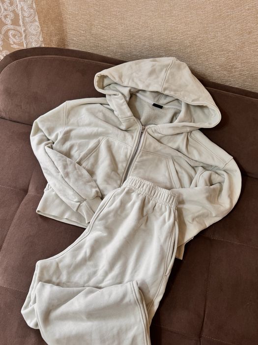 Костюм спортивний