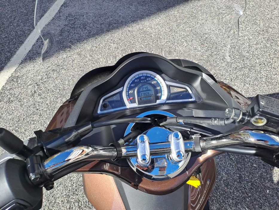 Honda PCX 125 com 38.000 km e excelente estado