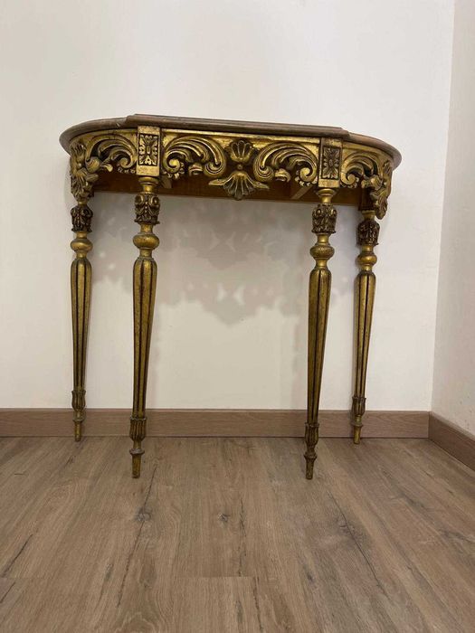 Consola com tampo mármore