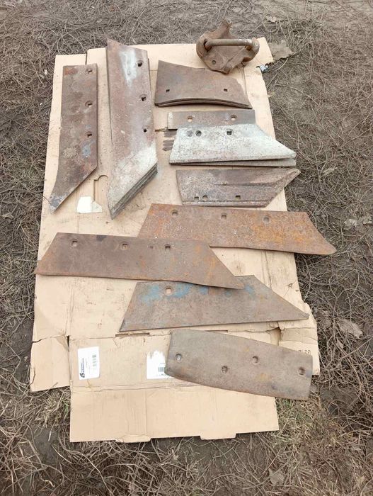 Продам опорне колесо лемеші кріплення передплужника