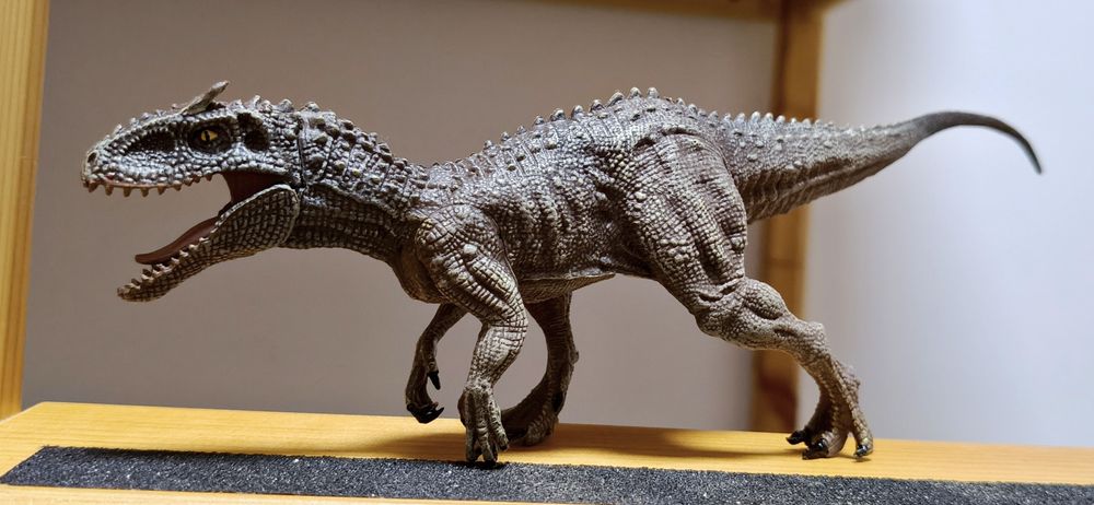 Dinozaur Indominus Rex