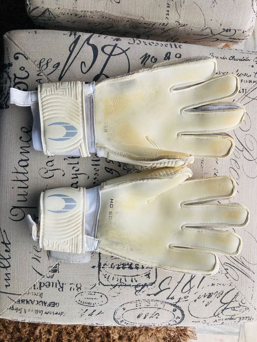 Luvas de Guarda redes utilizadas em jogo