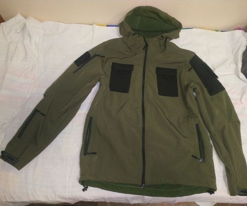 Нова чоловіча куртка
