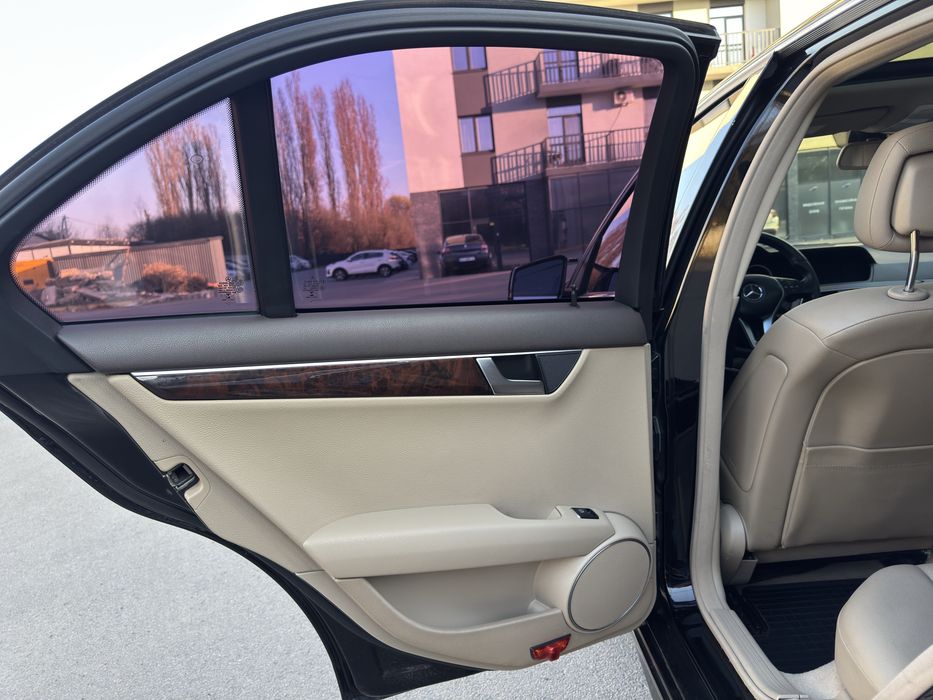 Mercedes-Benz C-Class 2014 VIN WDDGF8AB9EA945872 фото оголошення 12 з 19