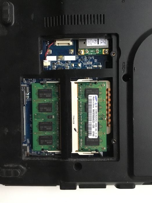 Ноутбук  Samsung  NP-R20Y. HDD 80 Gb, ОЗУ 1 Gb, Intel Celeron