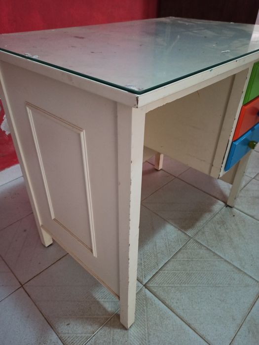 FOR RESTORATION - Wooden Desk with 3 Drawers and Glass Top64739970632195121
