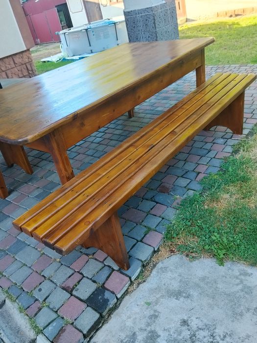 Продам стіл + 2 лавиці + подарунок