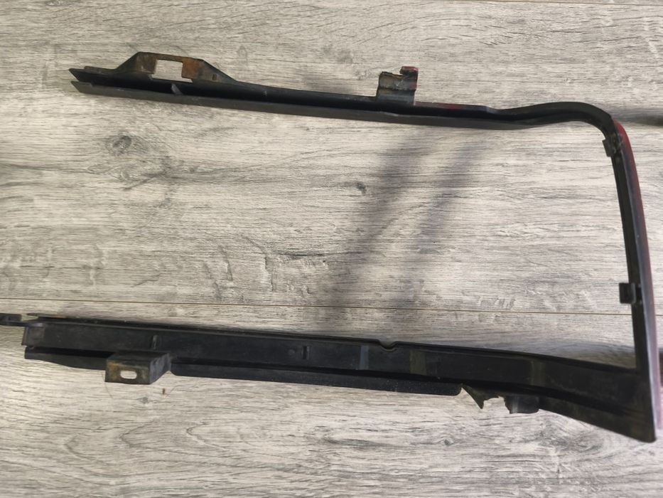 Contorno faróis frente Jetta mk1