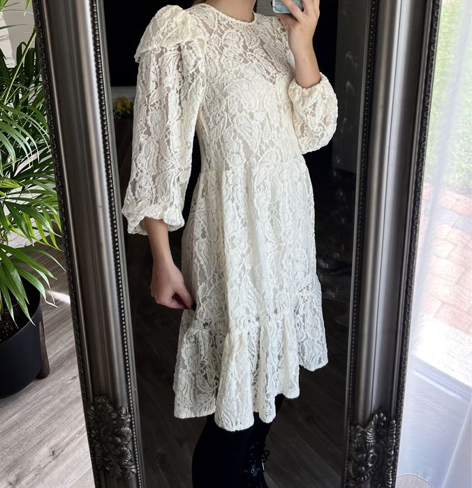 Sukienka kremowa ZARA koronka wiosna