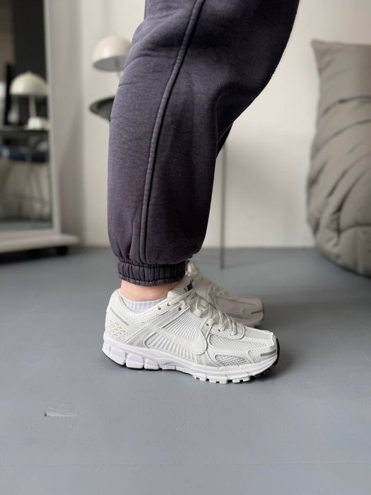36-45 Nike Zoom Vomero 5 White