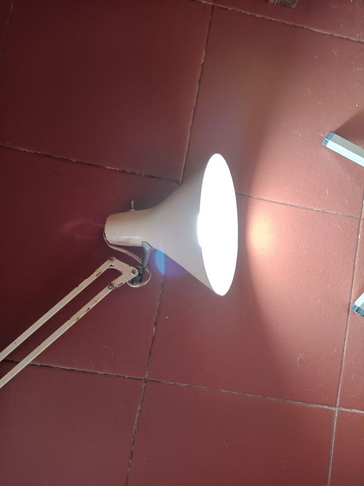 Candeeiro articulado