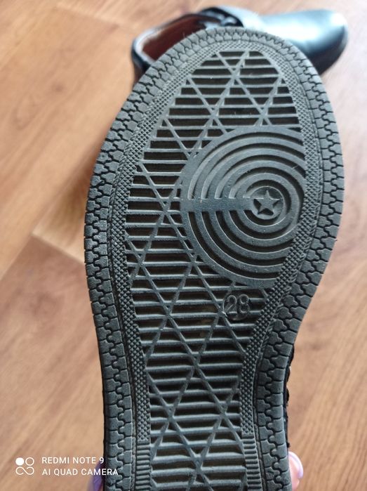 Продам туфельки на хлопчика.