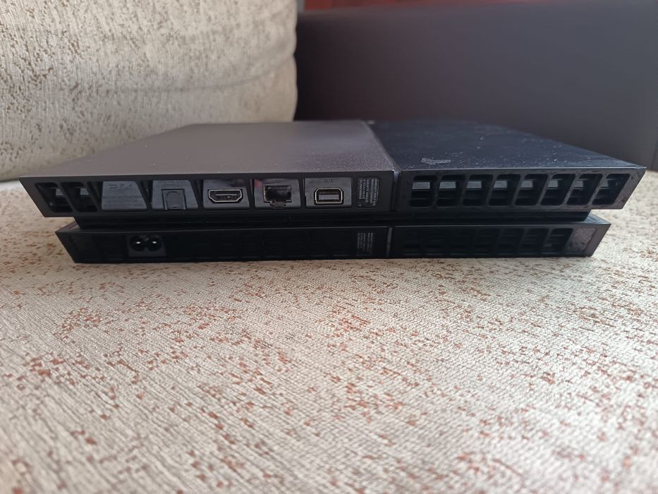 PlayStation 4 com 2 comandos 500gb