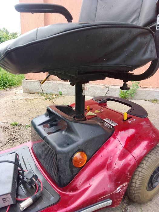 Електроскутер SHOPRIDER для людей з інвалідністю