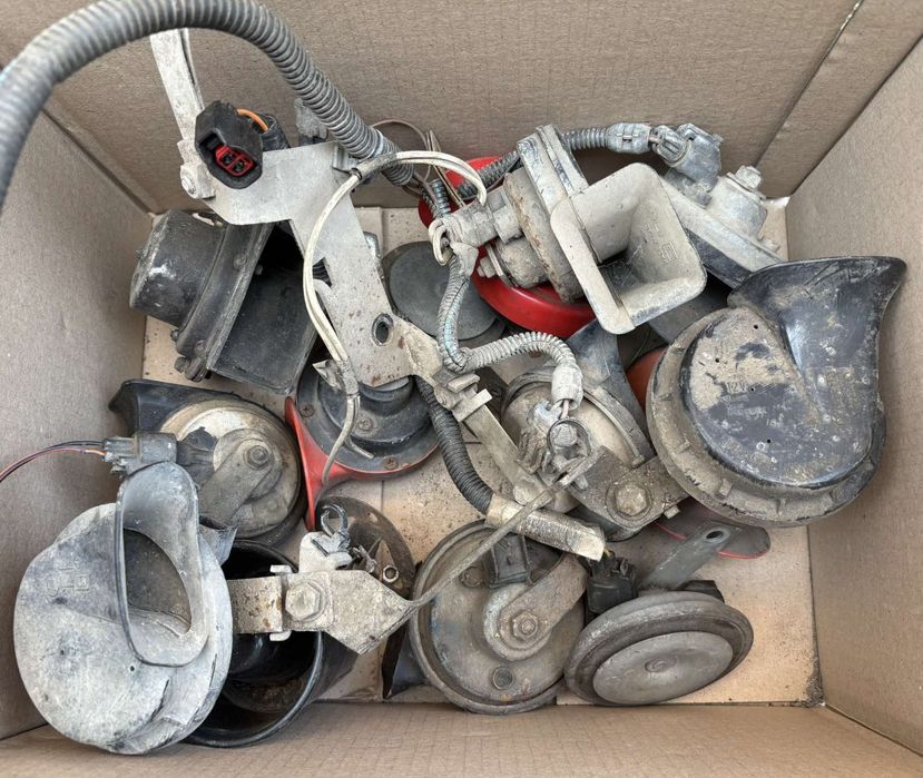 Klaxon сигнал 400-500 Hz 12v