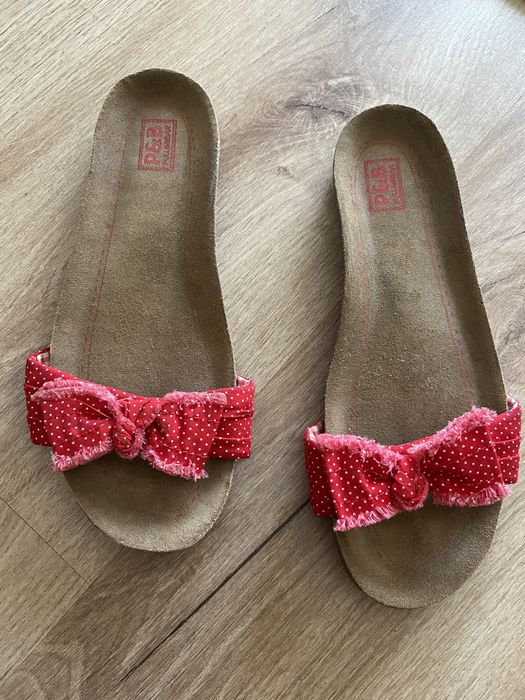 Vendo chinelos Pull And Bear