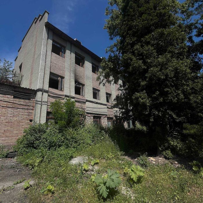 Комерційно-виробничі приміщення