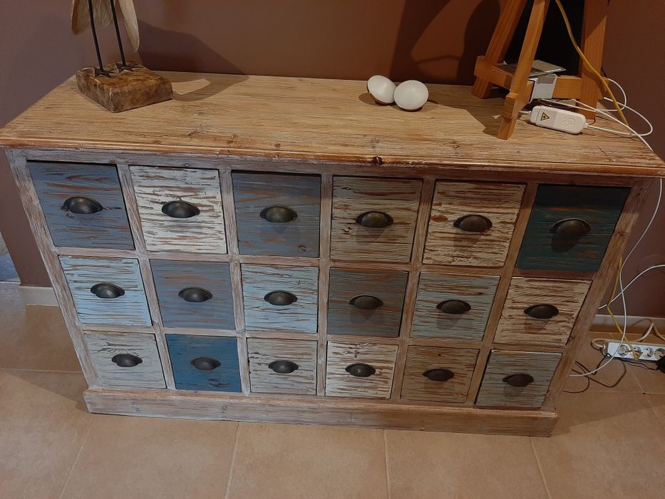 Móvel muito original como novo