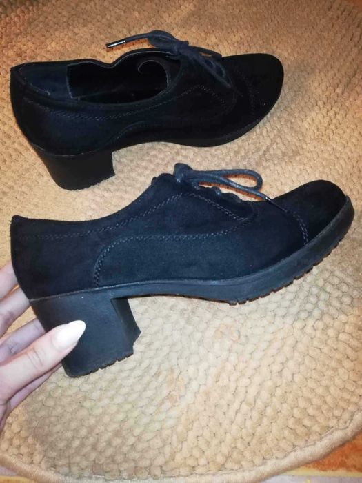 Botins pretos camurça