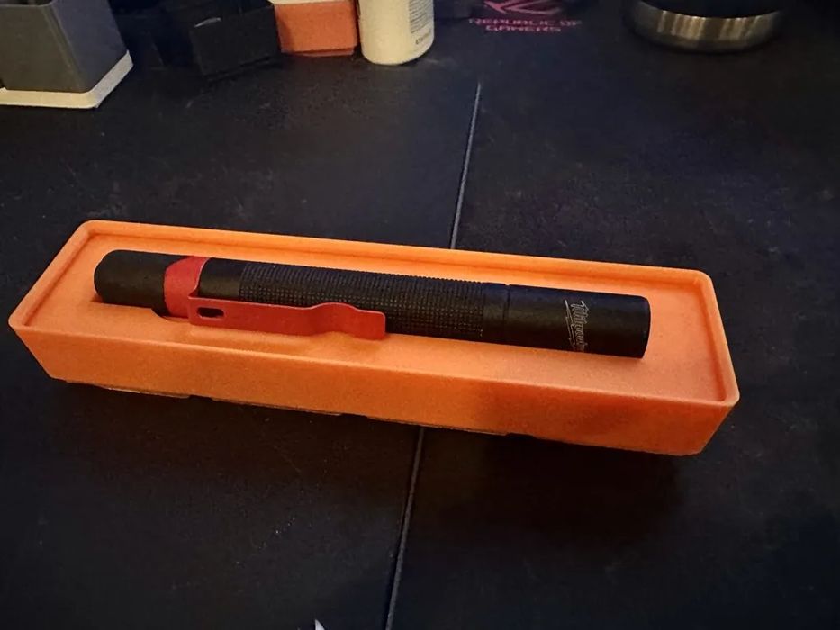 Suporte Lanterna Compativel com Milwaukee "Gridfinity" 1x4