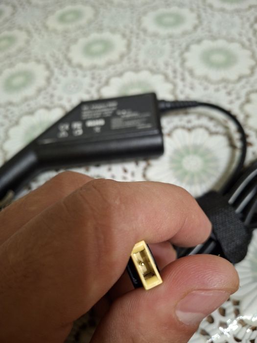 Автомобільний зарядний пристрій НОВИЙ!! lenovo 20V 4.5A USB pin