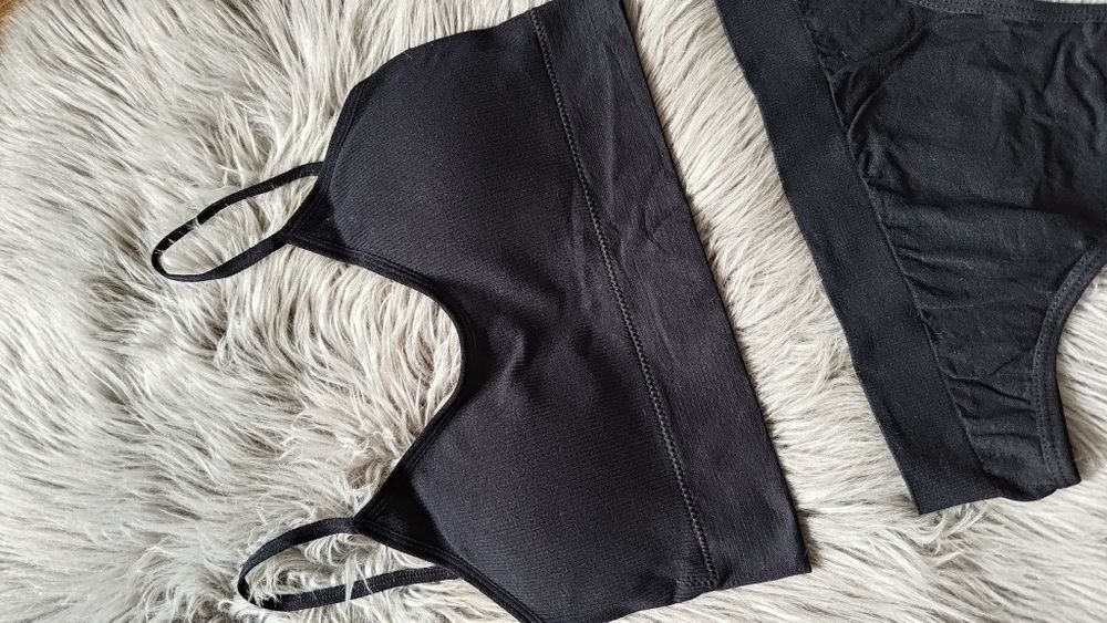 Komplet bielizny czarny top bralet stringi M 38