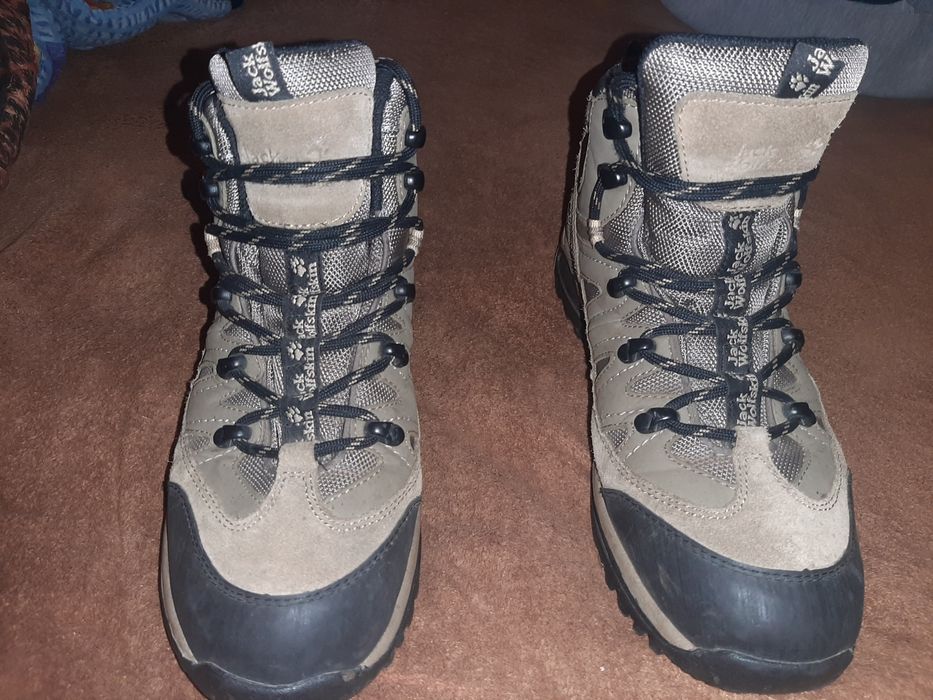 Продаються Боти фірми Jack Wolfskin