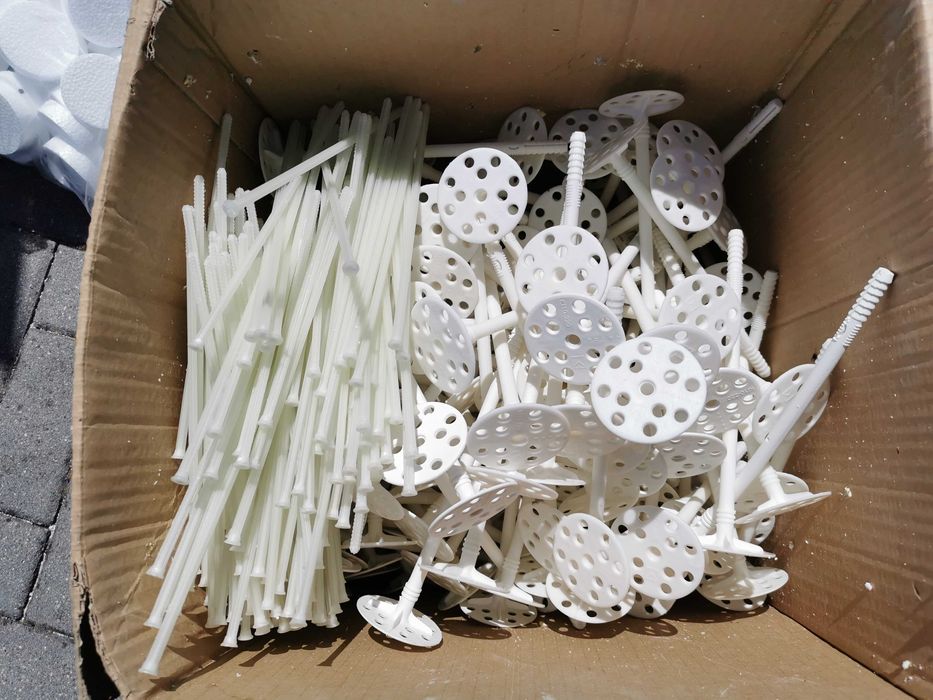 Kołki do styropianu + zaślepki