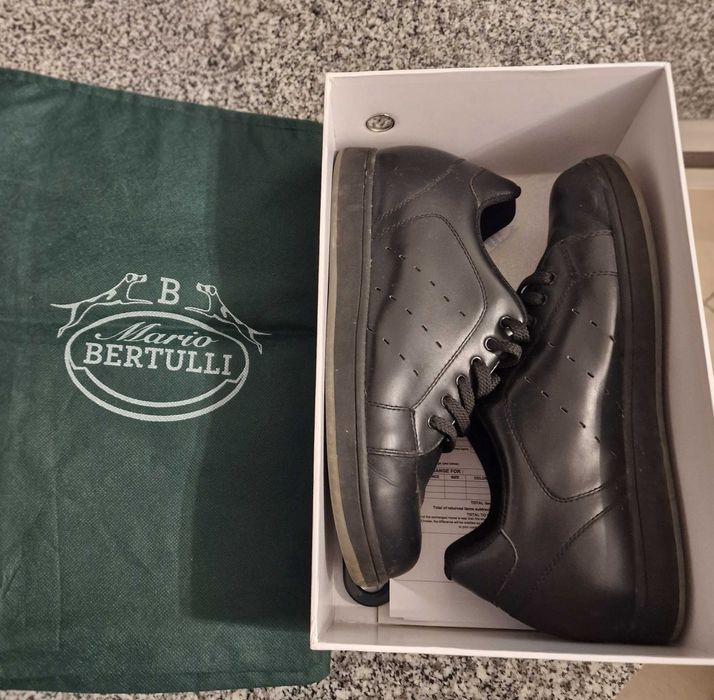 Sapatos Mario Bertulli em pele