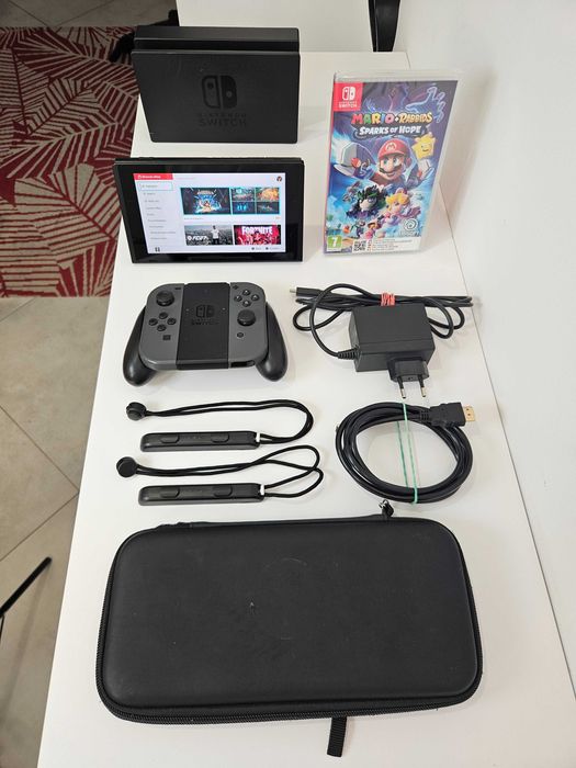 Nintendo Switch V2 – pełny zestaw + gra Mario Rabbids + etui