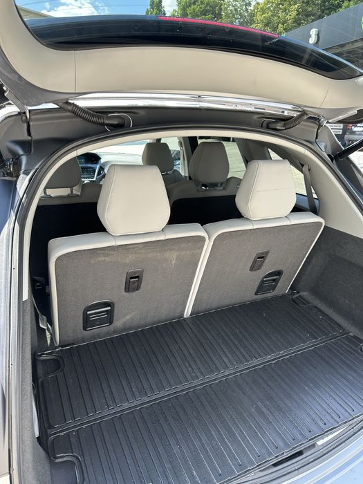 Acura MDX 2015 р, крутий сімейний кросовер