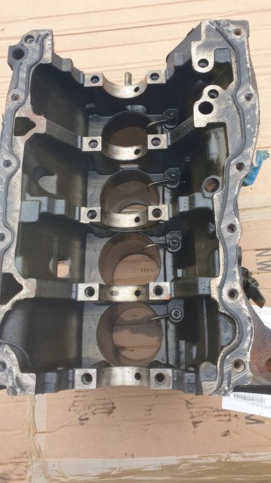 Trafic III Vivaro B Megane III Nissan 1.6 dcii R9M blok silnika