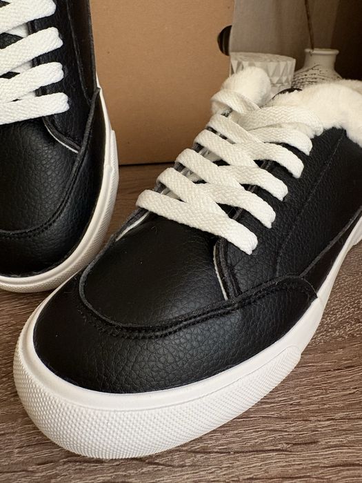 Угги, мюлі, лофери Кросівки , базові зимові кросівки