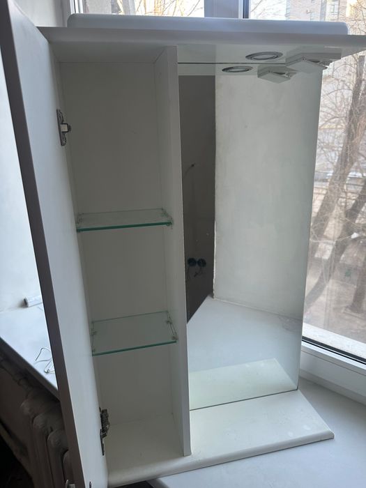 Шафа дзеркало для ванної кімнати