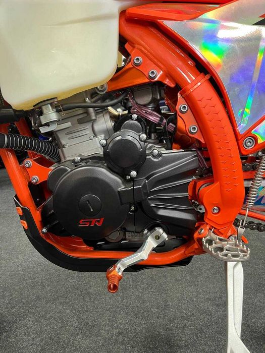 Мотоцикл STN V8 Enduro