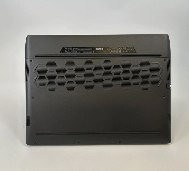 Dell m15 R6 i7-11800H-32GB-1TB SSD-RTX 307