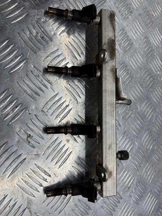 Форсунка Daewoo Lanos Chevrolet Aveo Cruze Opel Astra Zafira  25380933