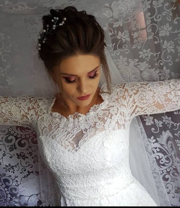 Весільна сукня ( 46 розмір)