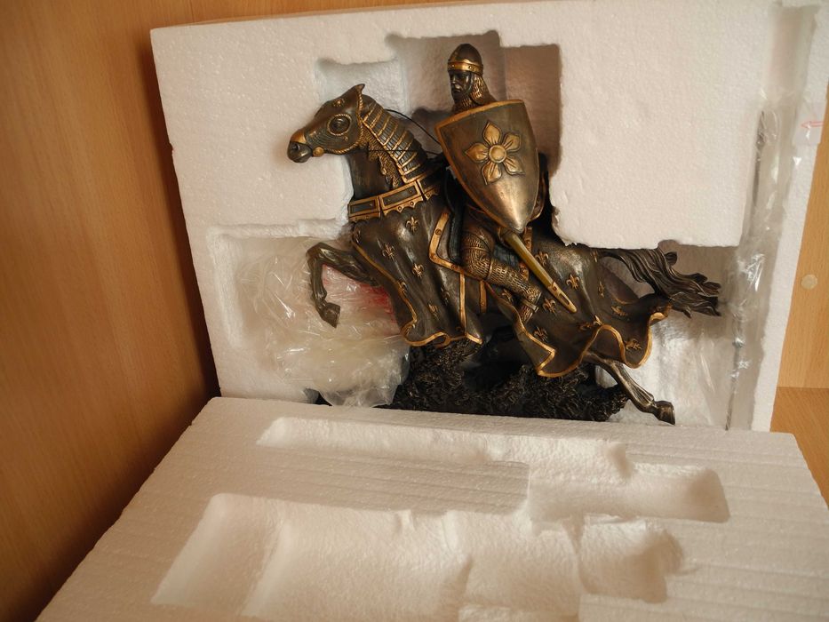 Колекційна статуетка Veronese "Воїн на коні"