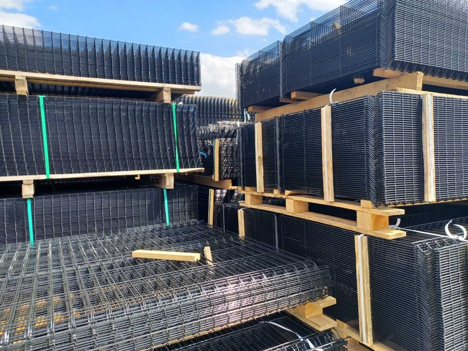 Ogrodzenia panelowe, słupki, obejmy, podmurówki, ceowniki, łączniki