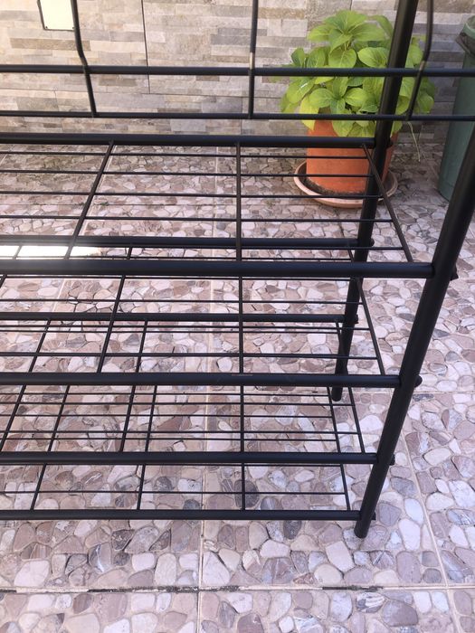 Sapateira em ferro preto como NOVA