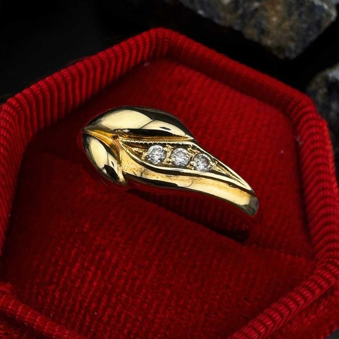 Złoty Pierścionek Elegancki Wzór z Cyrkoniami 585 2,33g ROZMIAR 18 (S)