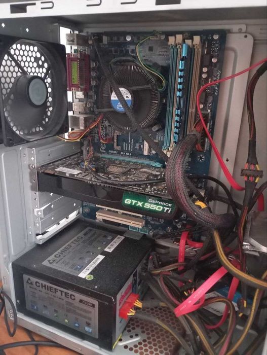 Компютер на основі I5 + Екран і комплект