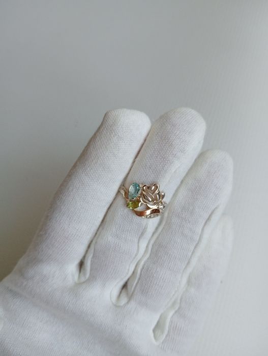 Каблучка зі срібла 925 та з природнім каменем топаз,гранат та  з фіані